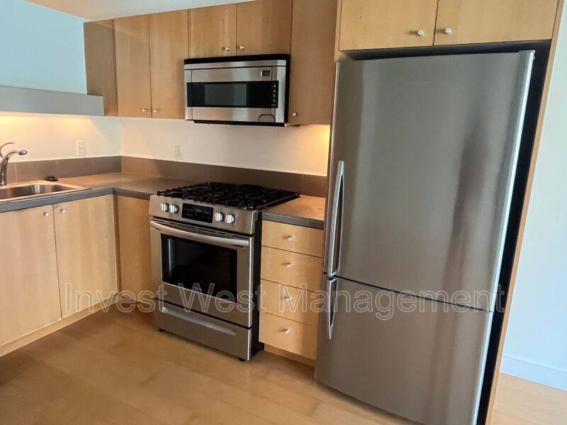 House for rent at 1926 W Burnside St #204, Portland, OR 97209