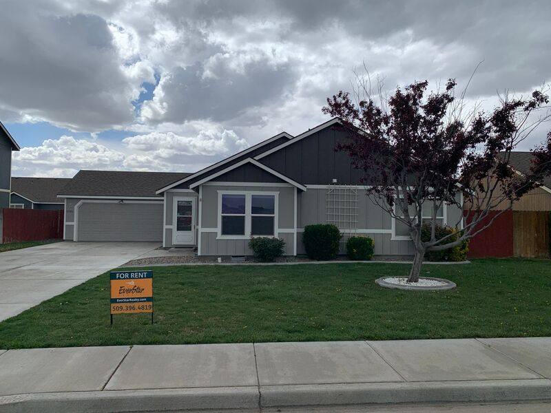 House for rent at 5708 Ochoco Lane, Pasco, WA 99301