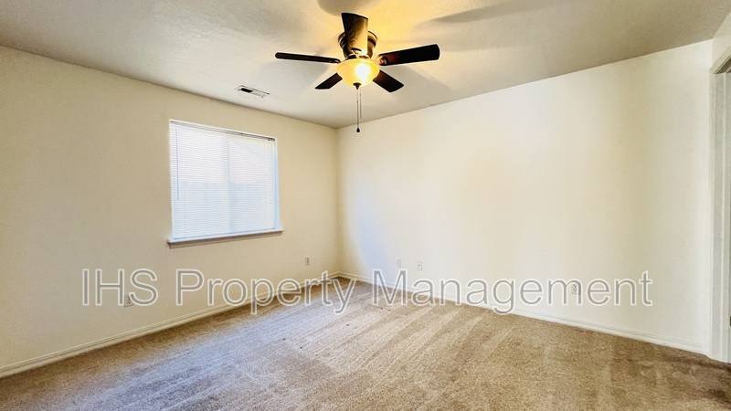 House for rent at 5718 Westport Lane, Pasco, WA 99301