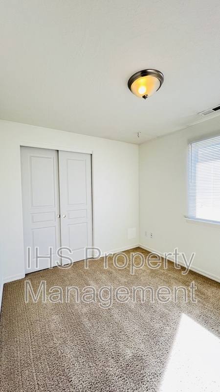 House for rent at 5718 Westport Lane, Pasco, WA 99301