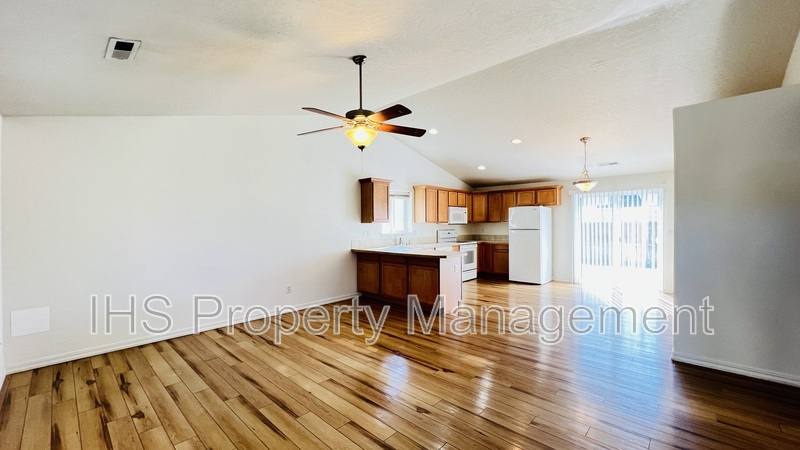 House for rent at 5718 Westport Lane, Pasco, WA 99301