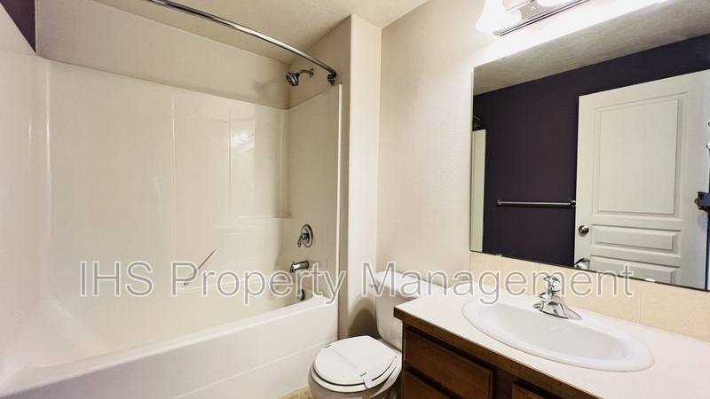 House for rent at 5718 Westport Lane, Pasco, WA 99301