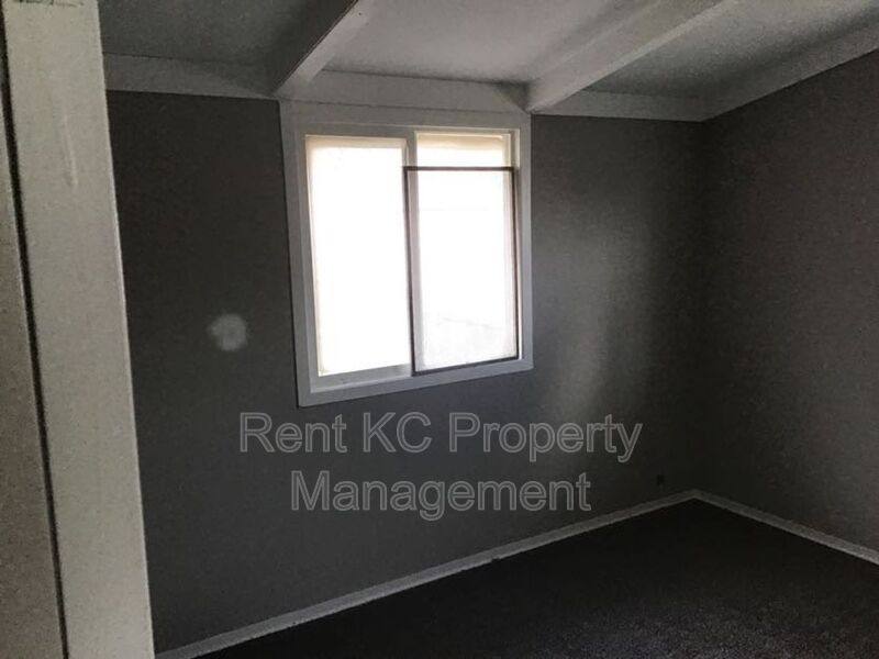 House for rent at 6904 NW 78th St, Kansas City, MO 64152