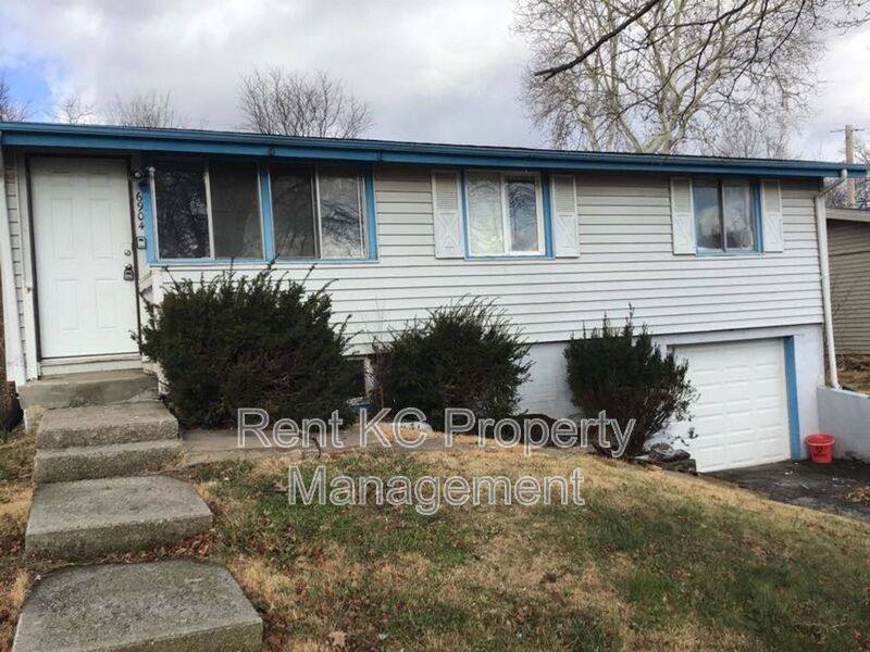 House for rent at 6904 NW 78th St, Kansas City, MO 64152