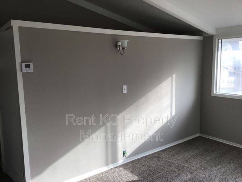 House for rent at 6904 NW 78th St, Kansas City, MO 64152