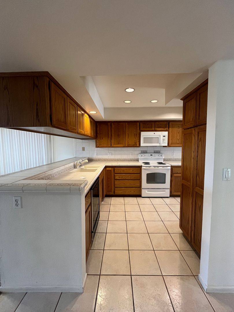 Condo for rent at 375 London Bridge Rd, Lake Havasu City, AZ 86403
