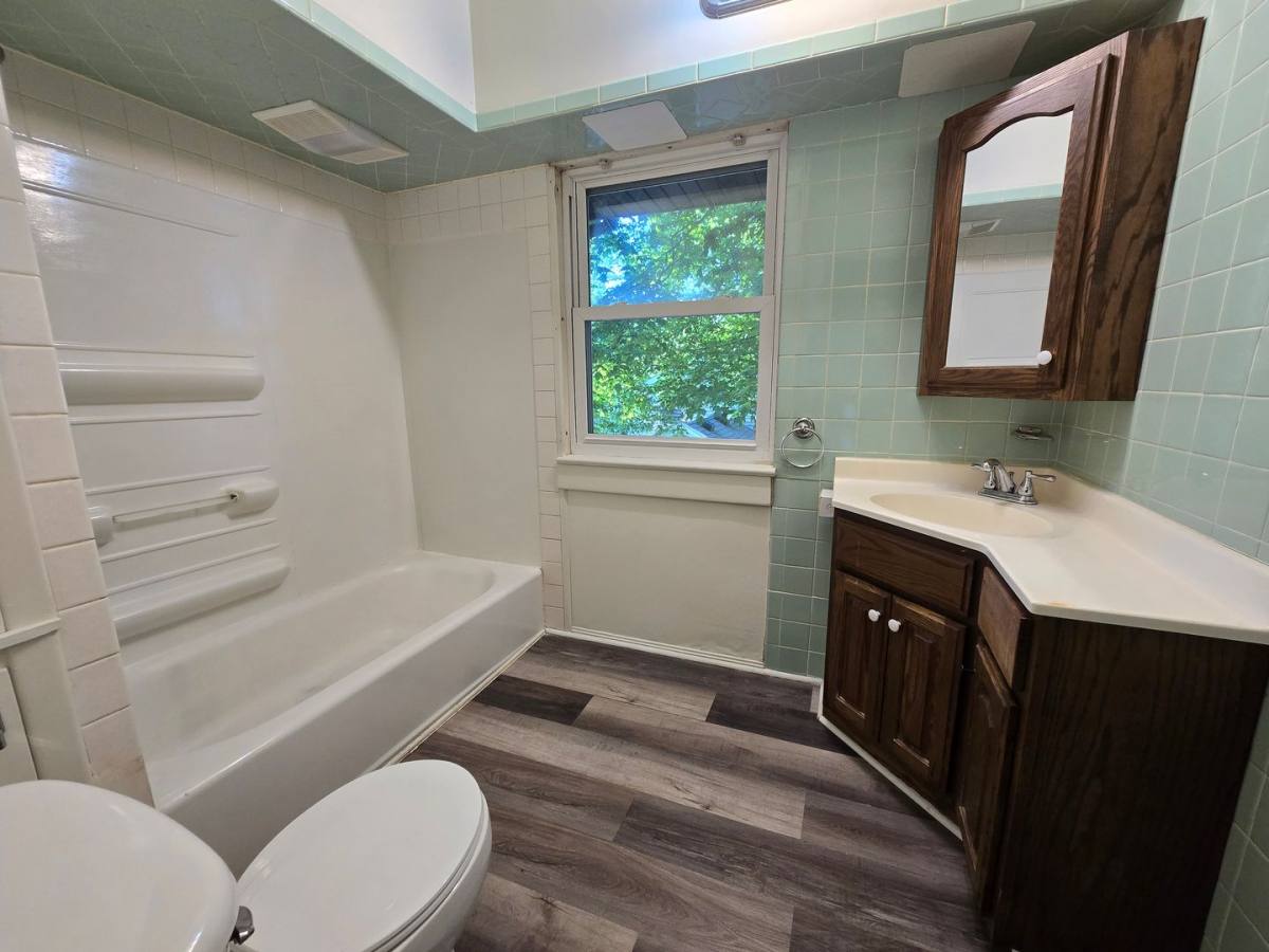 Apartment for rent at 610 N McLean, Bloomington, IL 61701