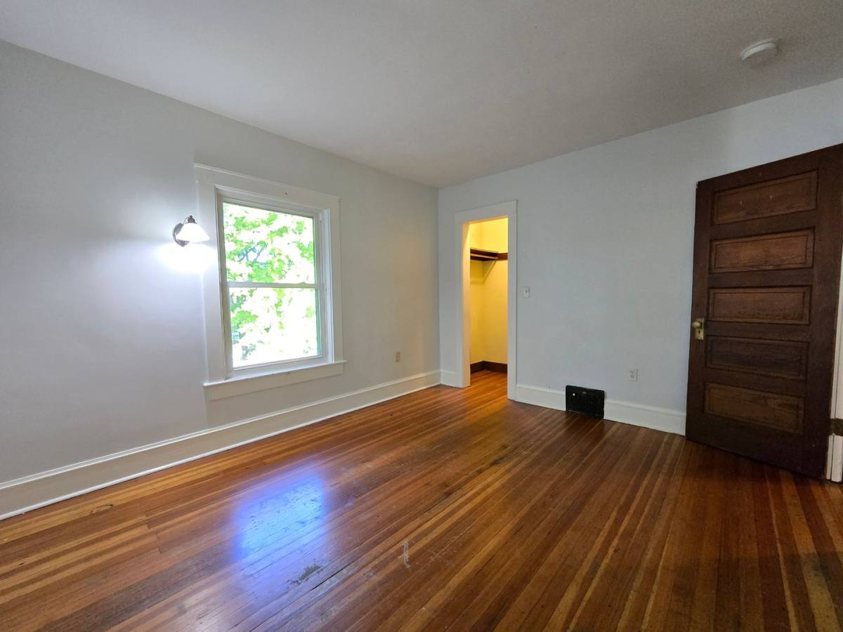 Apartment for rent at 610 N McLean, Bloomington, IL 61701