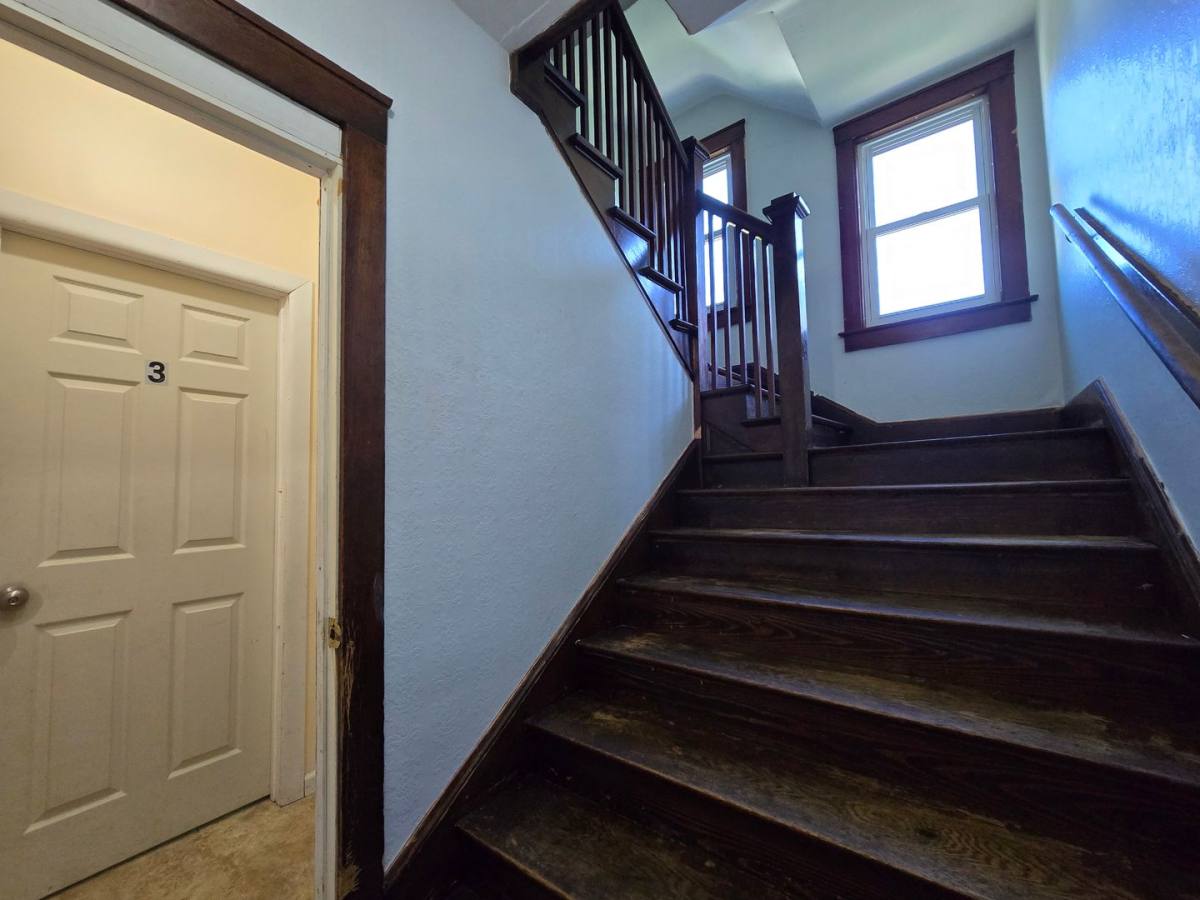 Apartment for rent at 610 N McLean, Bloomington, IL 61701