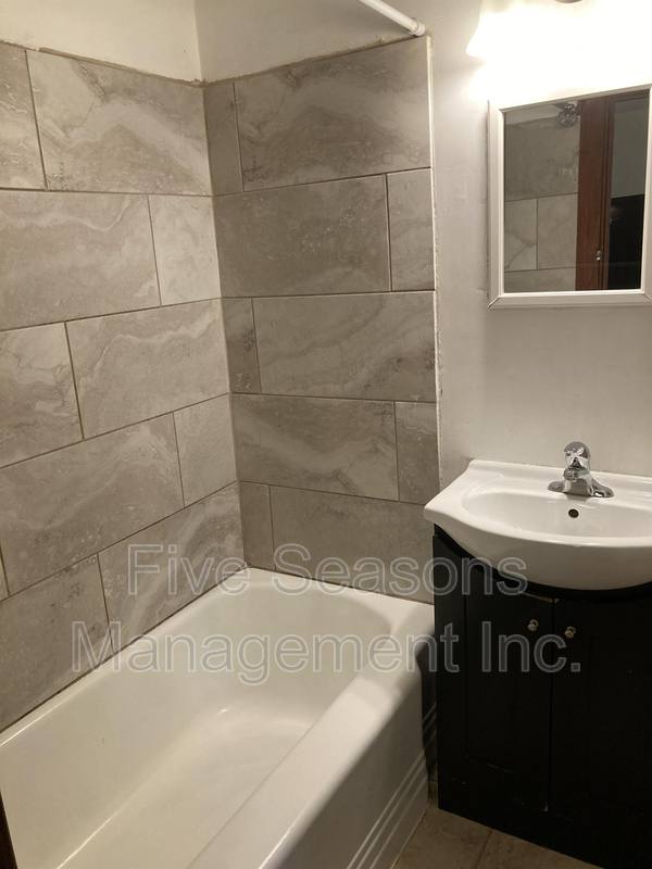 Apartment for rent at 9 Chase St #1, Burlington, VT 05401