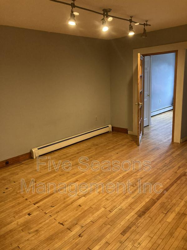 Apartment for rent at 9 Chase St #1, Burlington, VT 05401
