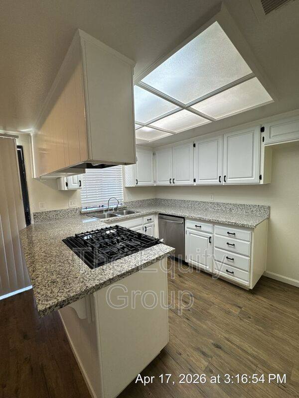 House for rent at 312 1 2 N Park St, Visalia, CA 93291