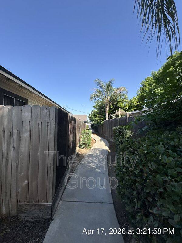 House for rent at 312 1 2 N Park St, Visalia, CA 93291