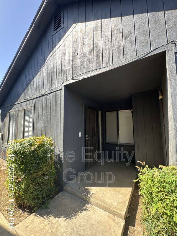House for rent at 312 1 2 N Park St, Visalia, CA 93291