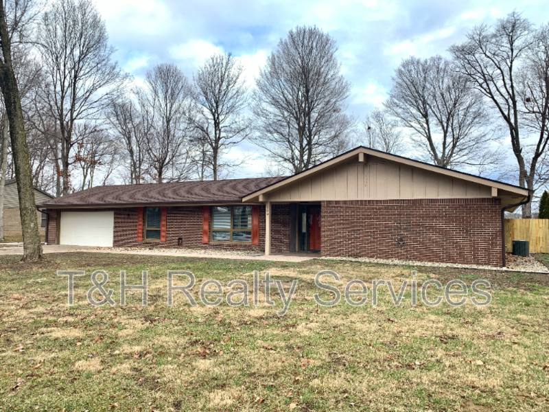 House for rent at 100 W Julie Ann Dr, Pendleton, IN 46064