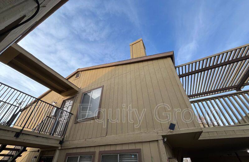 Condo for rent at 4052 W Meadow Ave, Visalia, CA 93277
