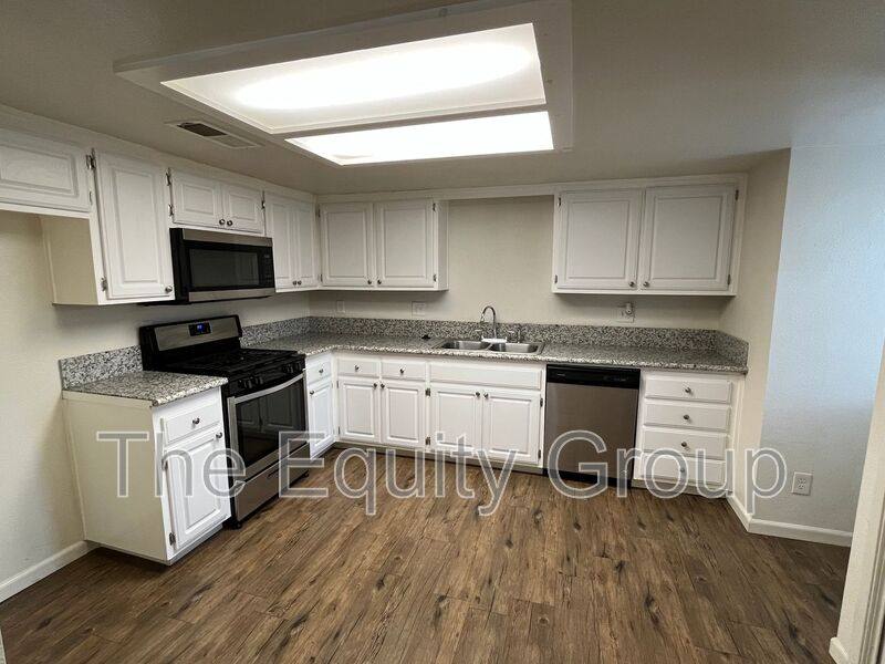Condo for rent at 4052 W Meadow Ave, Visalia, CA 93277