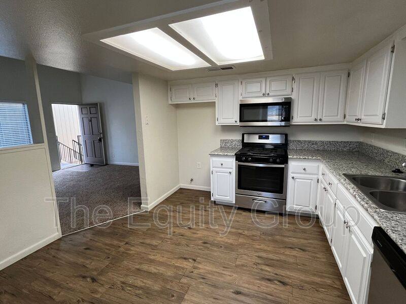 Condo for rent at 4052 W Meadow Ave, Visalia, CA 93277