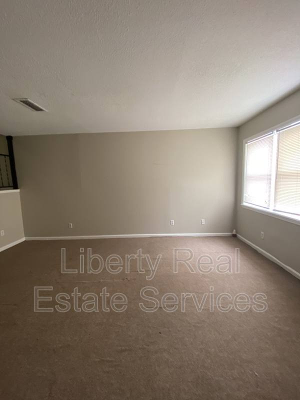 Apartment for rent at 744 Elaine St, Hinesville, GA 31313