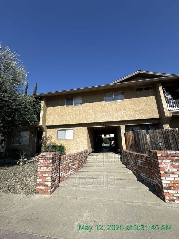 Apartment for rent at 733 S County Center Dr #H, Visalia, CA 93277