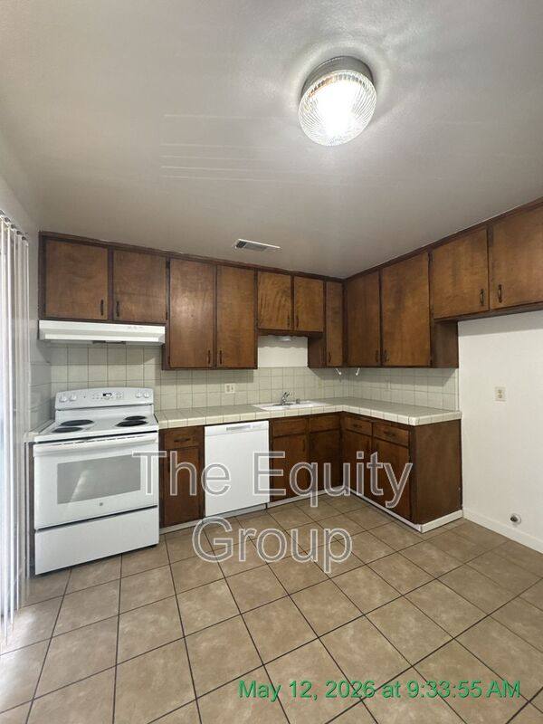 Apartment for rent at 733 S County Center Dr #H, Visalia, CA 93277