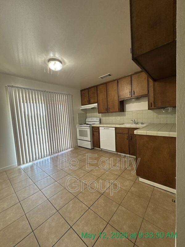 Apartment for rent at 733 S County Center Dr #H, Visalia, CA 93277
