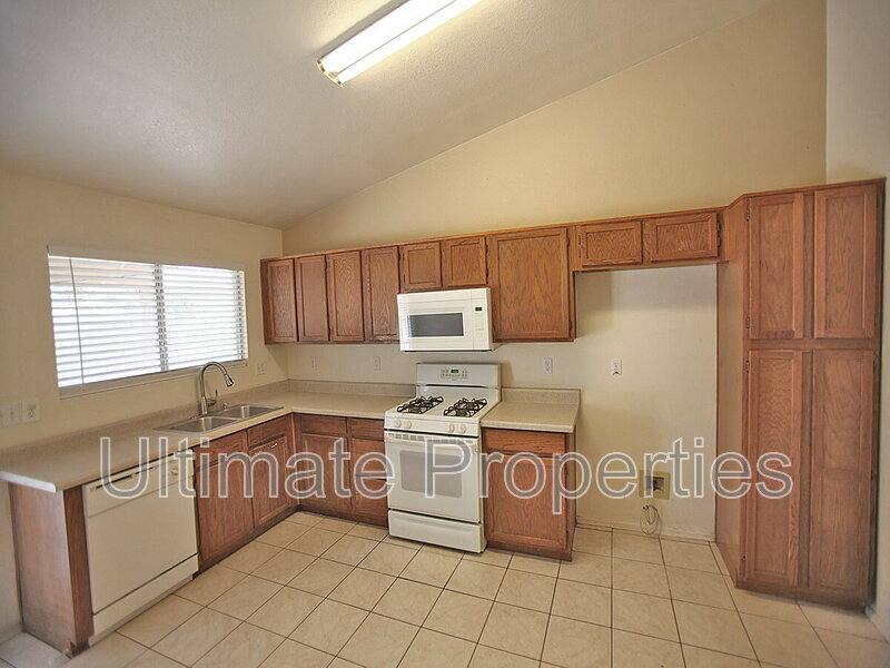 House for rent at 9903 N 77th Ave, Peoria, AZ 85345