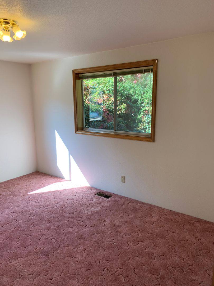 House for rent at 2220 NW Cabrillo Court, Roseburg, OR 97471