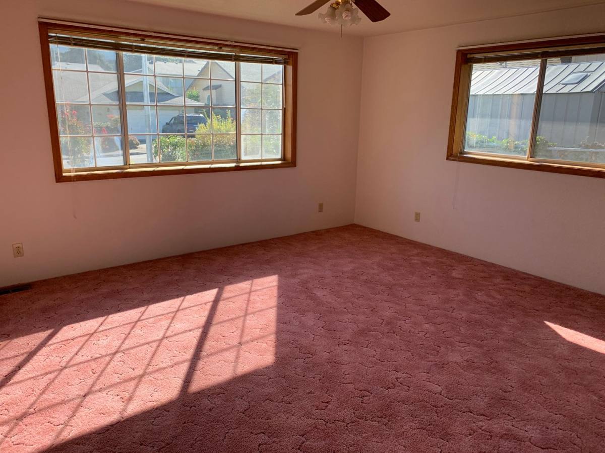 House for rent at 2220 NW Cabrillo Court, Roseburg, OR 97471