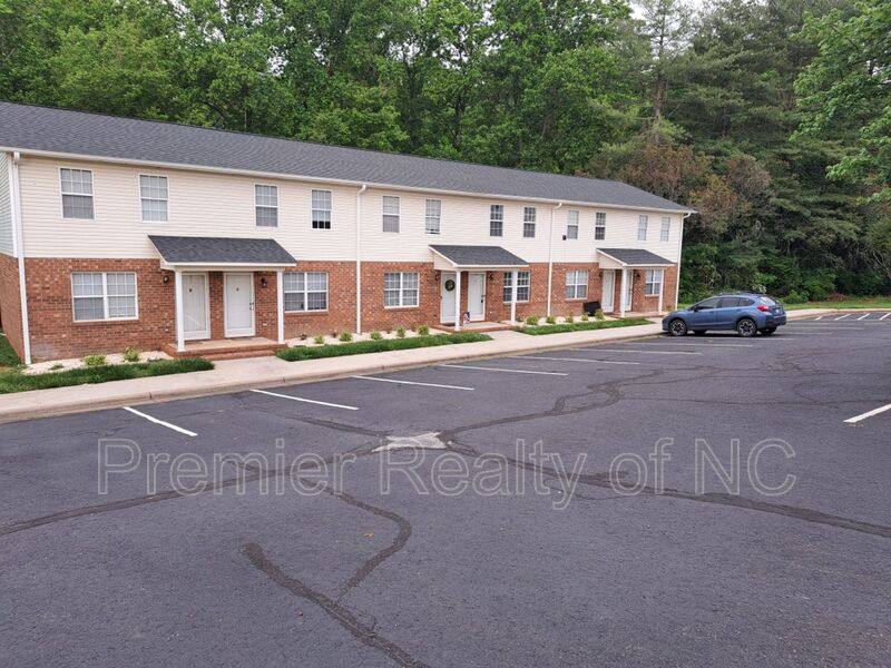Townhouse for rent at 301 E Lake #8, Mocksville, NC 27028