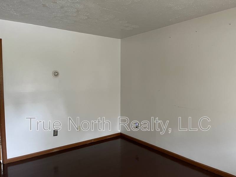 Apartment for rent at 2582 Dresden St #B, Columbus, OH 43211