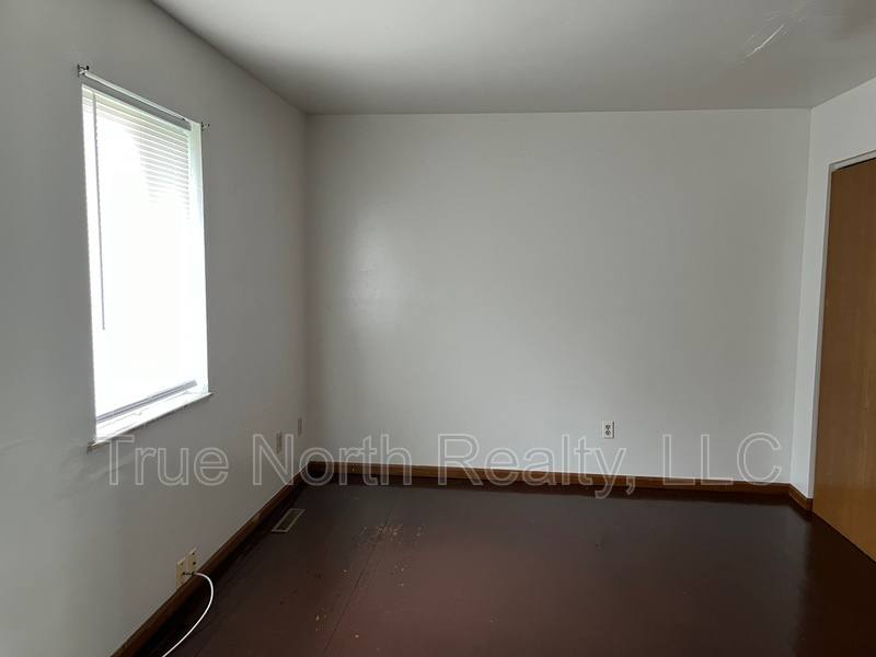 Apartment for rent at 2582 Dresden St #B, Columbus, OH 43211