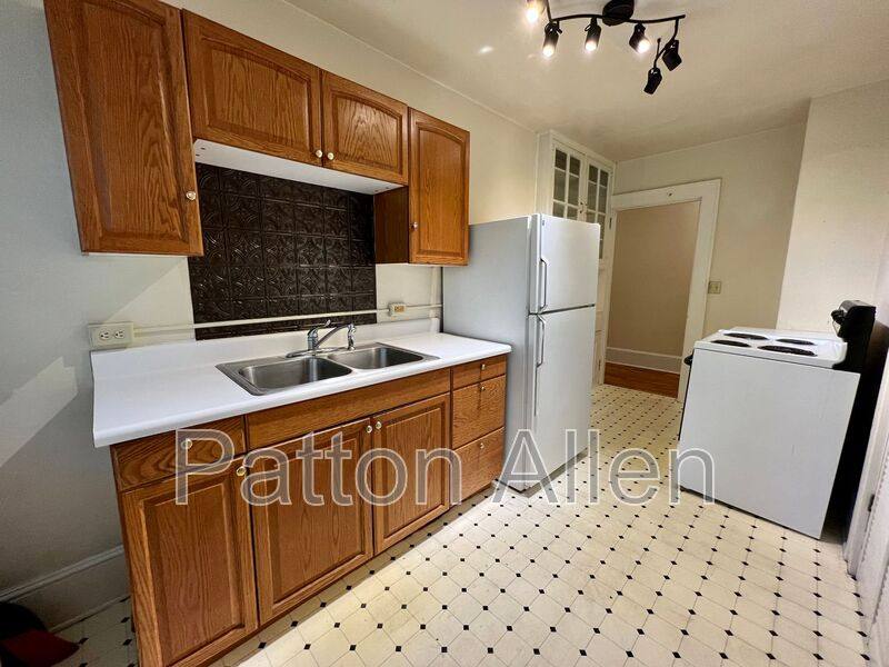 Apartment for rent at 19 Saluda St #4, Asheville, NC 28806