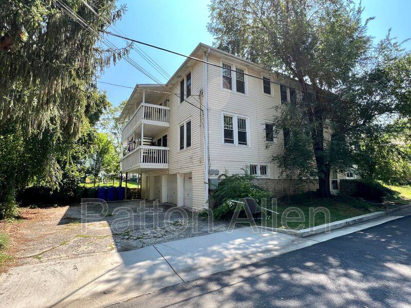 Apartment for rent at 19 Saluda St #4, Asheville, NC 28806