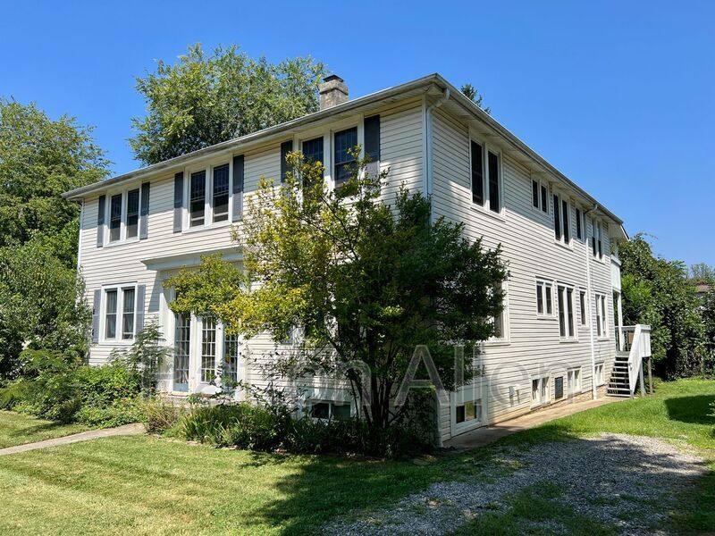 Apartment for rent at 19 Saluda St #4, Asheville, NC 28806