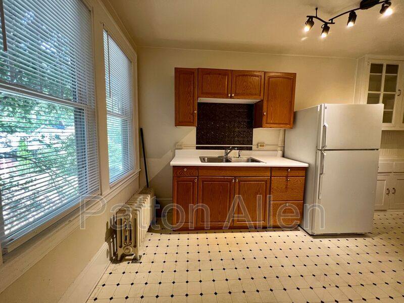 Apartment for rent at 19 Saluda St #4, Asheville, NC 28806