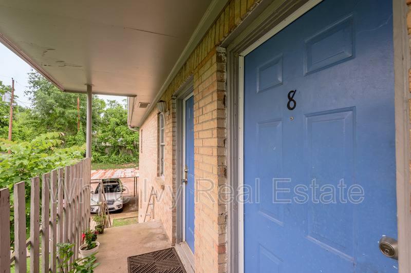 Apartment for rent at 525 12th St #8, Huntsville, TX 77340