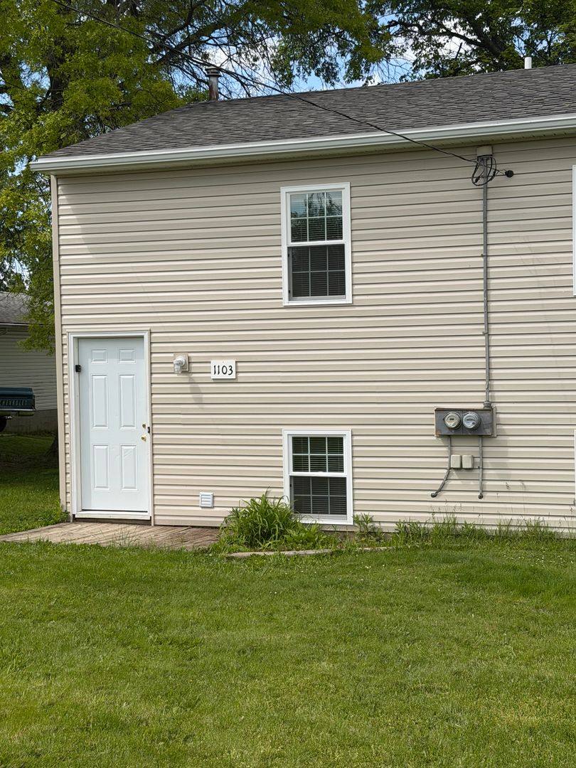 House for rent at 1101 Stratford St, Barberton, OH 44203