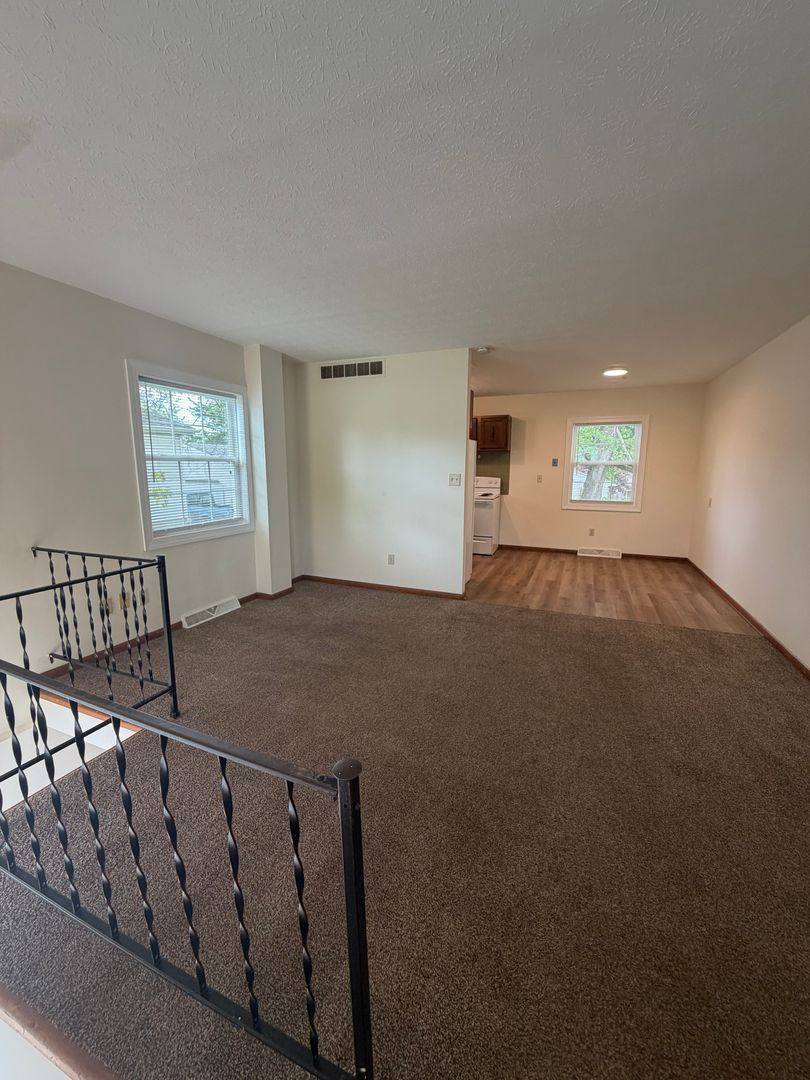 House for rent at 1101 Stratford St, Barberton, OH 44203