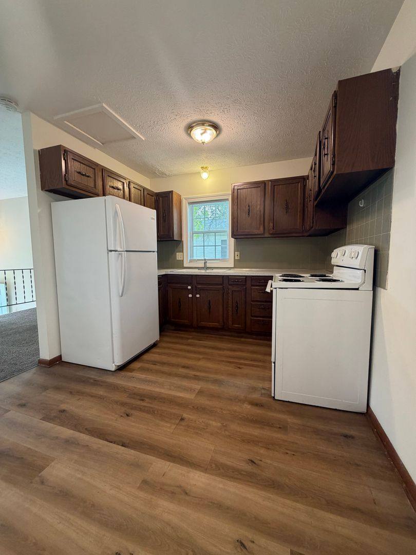 House for rent at 1101 Stratford St, Barberton, OH 44203