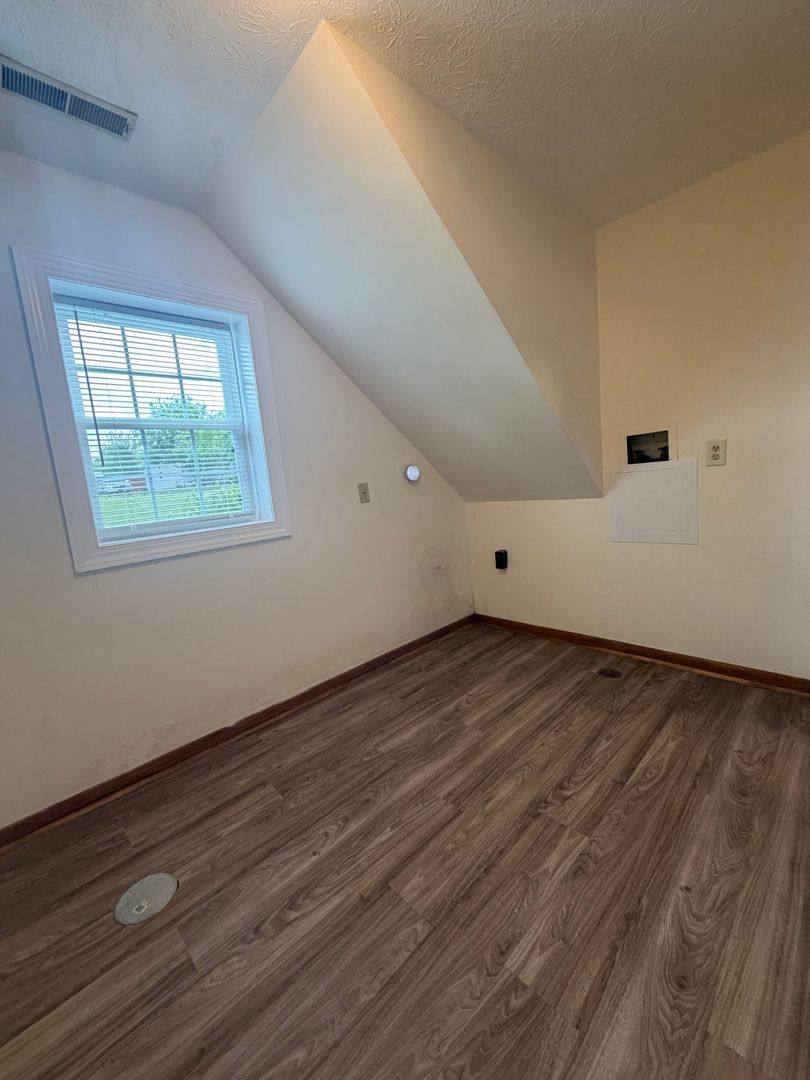 House for rent at 1101 Stratford St, Barberton, OH 44203