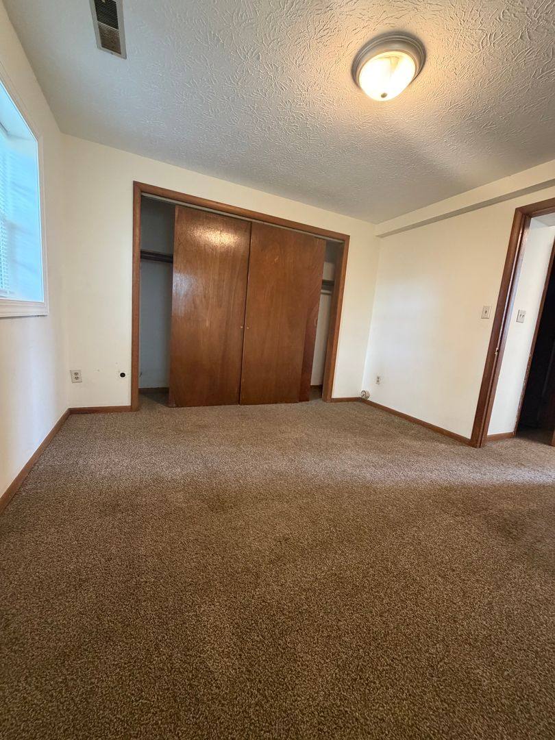 House for rent at 1101 Stratford St, Barberton, OH 44203