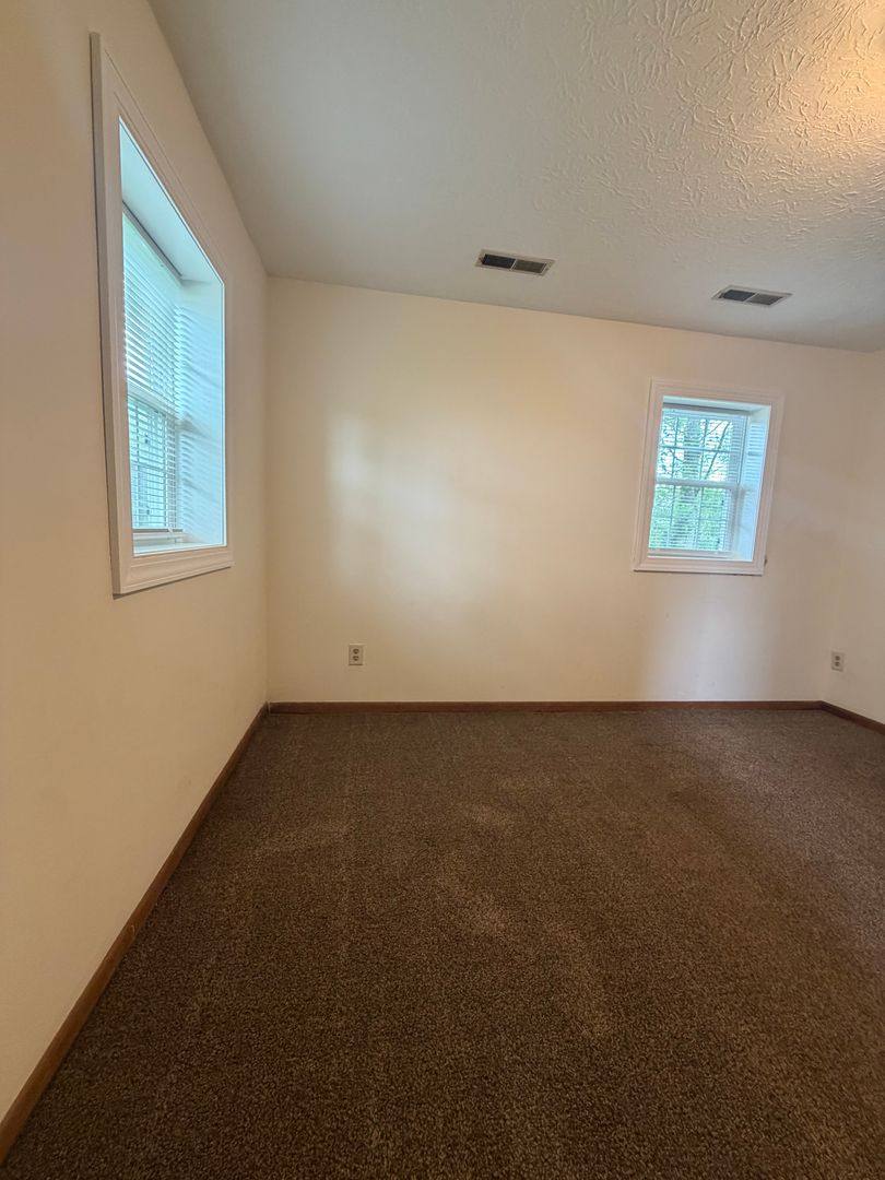 House for rent at 1101 Stratford St, Barberton, OH 44203