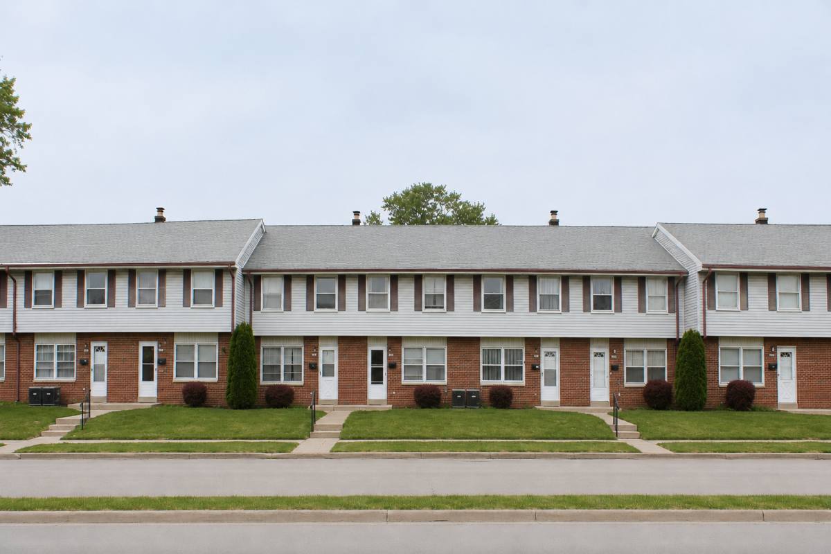 Townhouse for rent at 9810-9922 W Beloit Rd, Milwaukee, WI 53227