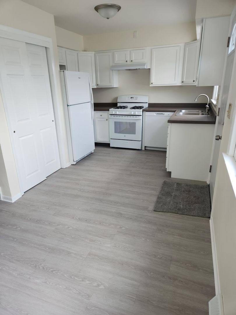 Townhouse for rent at 9810-9922 W Beloit Rd, Milwaukee, WI 53227
