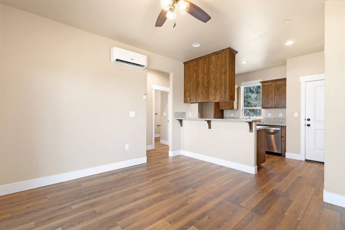 Apartment for rent at 6377-6387 Oak Way, Paradise, CA 95969