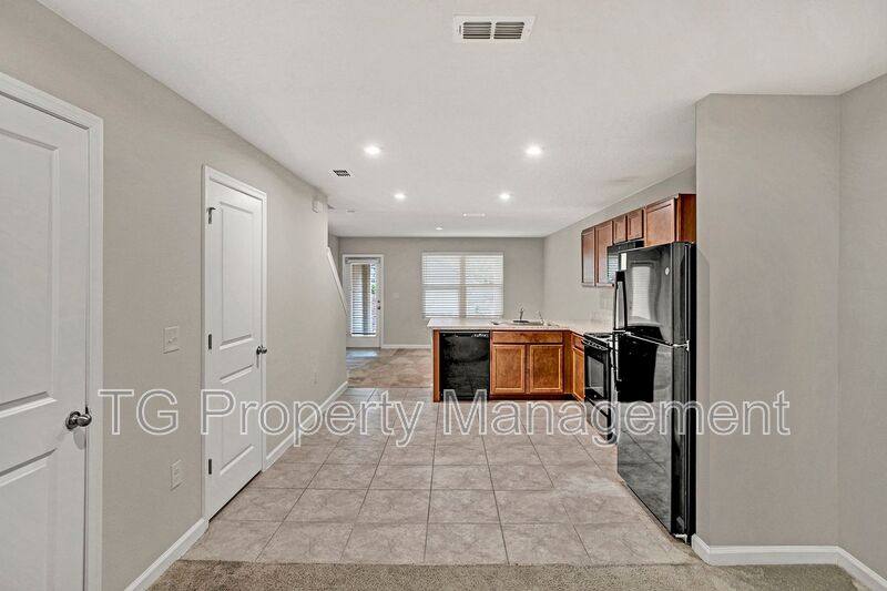 Townhouse for rent at 5958 Creekside Crossing Dr, Jacksonville, FL 32210