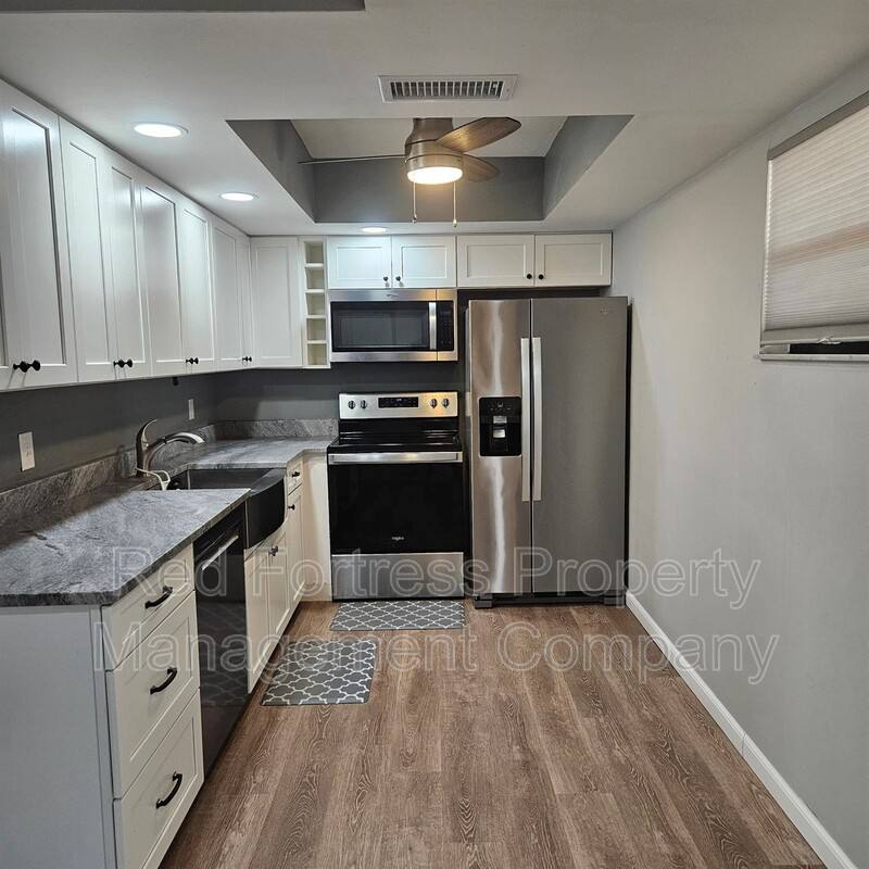 Apartment for rent at 12501 McGregor Blvd #23, Fort Myers, FL 33919