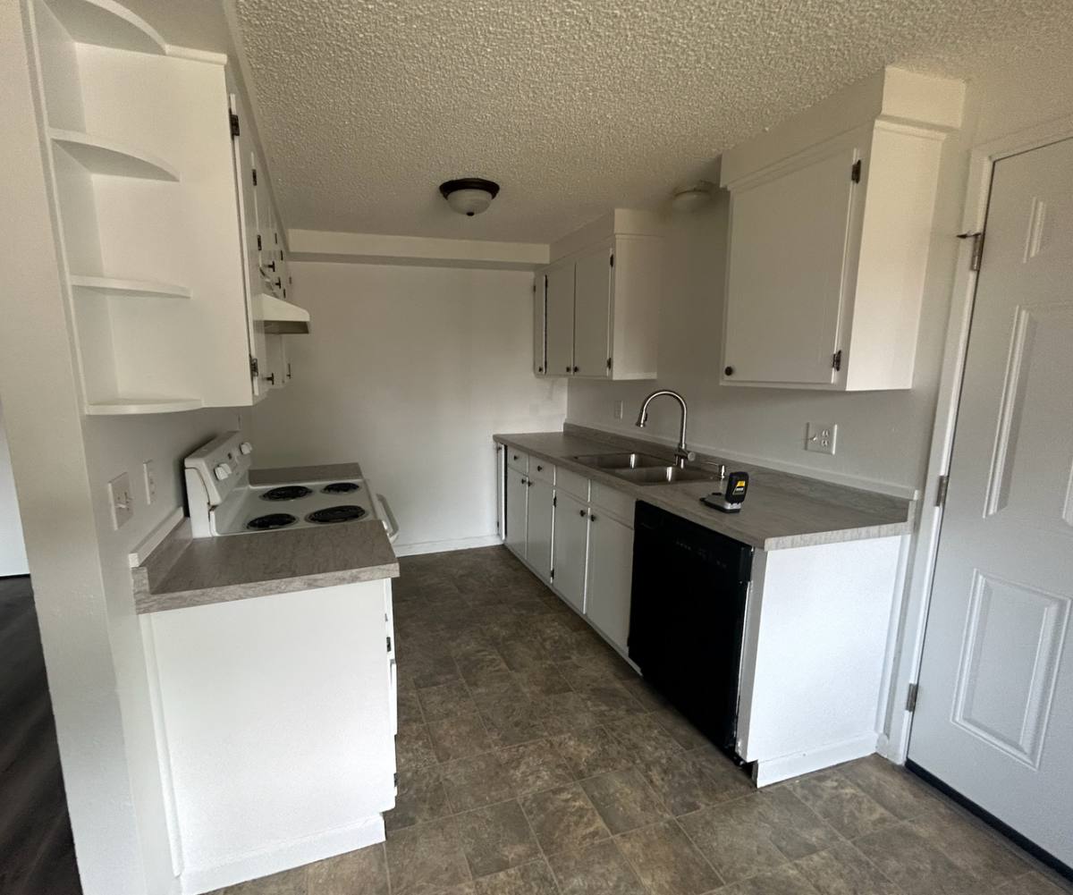 House for rent at 568 Cinderella Loop, Eugene, OR 97404