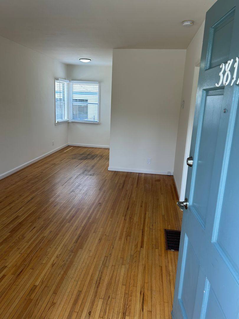 Apartment for rent at 11030-36 Venice Blvd 3801-11 Tilden Ave, Culver City, CA 90230